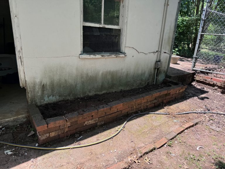 how to easily clean mold off of outdoor stucco